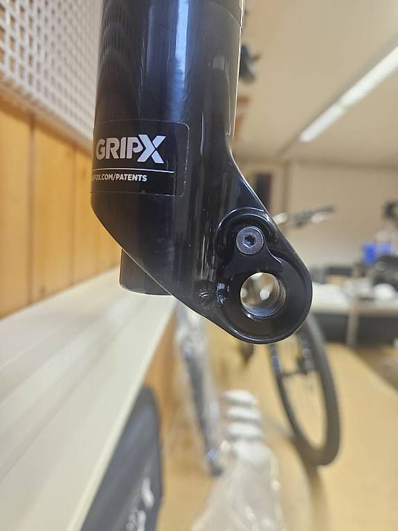 Pezzi di ricambio: Fox factory 34 LT grip X 130mm – Usato da Einsiedeln venduto da RomanB.
