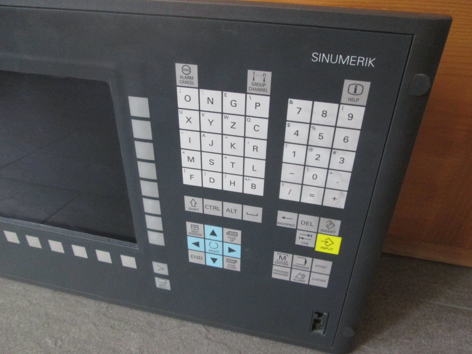 Siemens Elektronikbauteile: Siemens Sinumerik 810D PCU mit Bedienpanel – Gebraucht aus Steffisburg von Schwabis 4