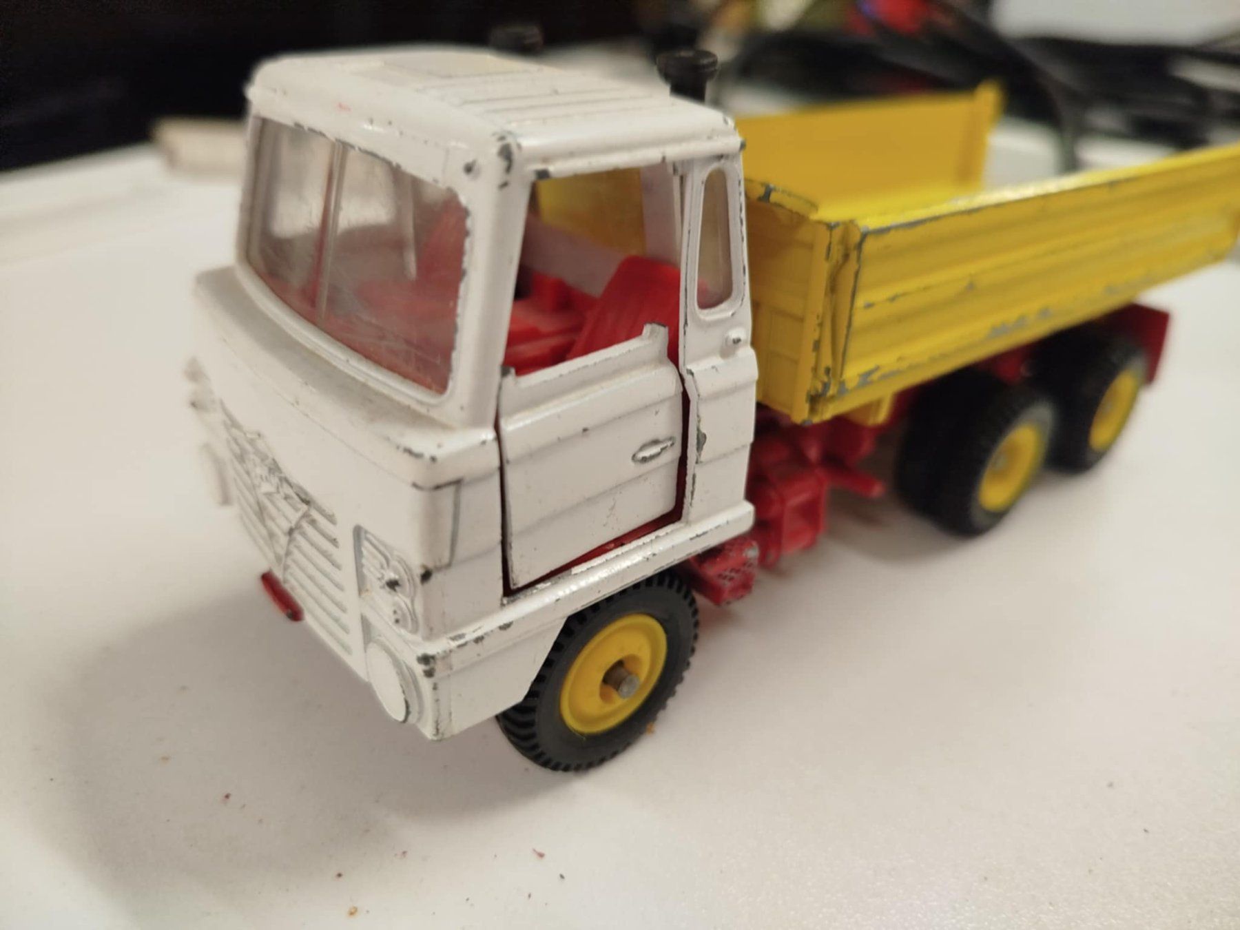 Dinky Toys Modellautos: Dinky Toys (nr 23) – Gebraucht aus La Chaux-de-Fonds von Emmaus2300CDF 1