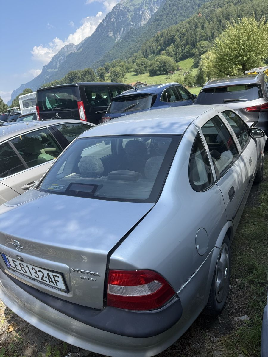 Opel Automobili: Opel Vectra B 1.6 – Difettoso da Beatenberg venduto da alv_2dm7 7