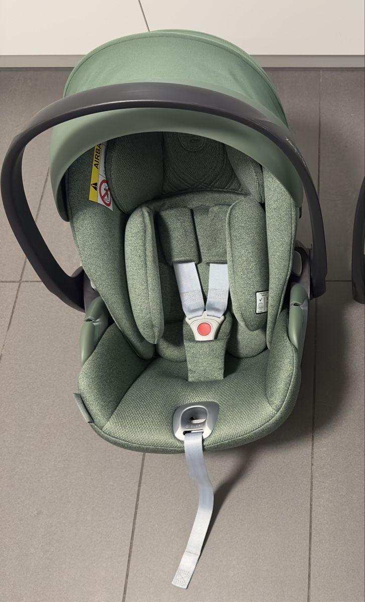 Cybex Seggiolini per auto: Cybex Babyschale mit Isofix Base – Usato da Rümlang venduto da gt20