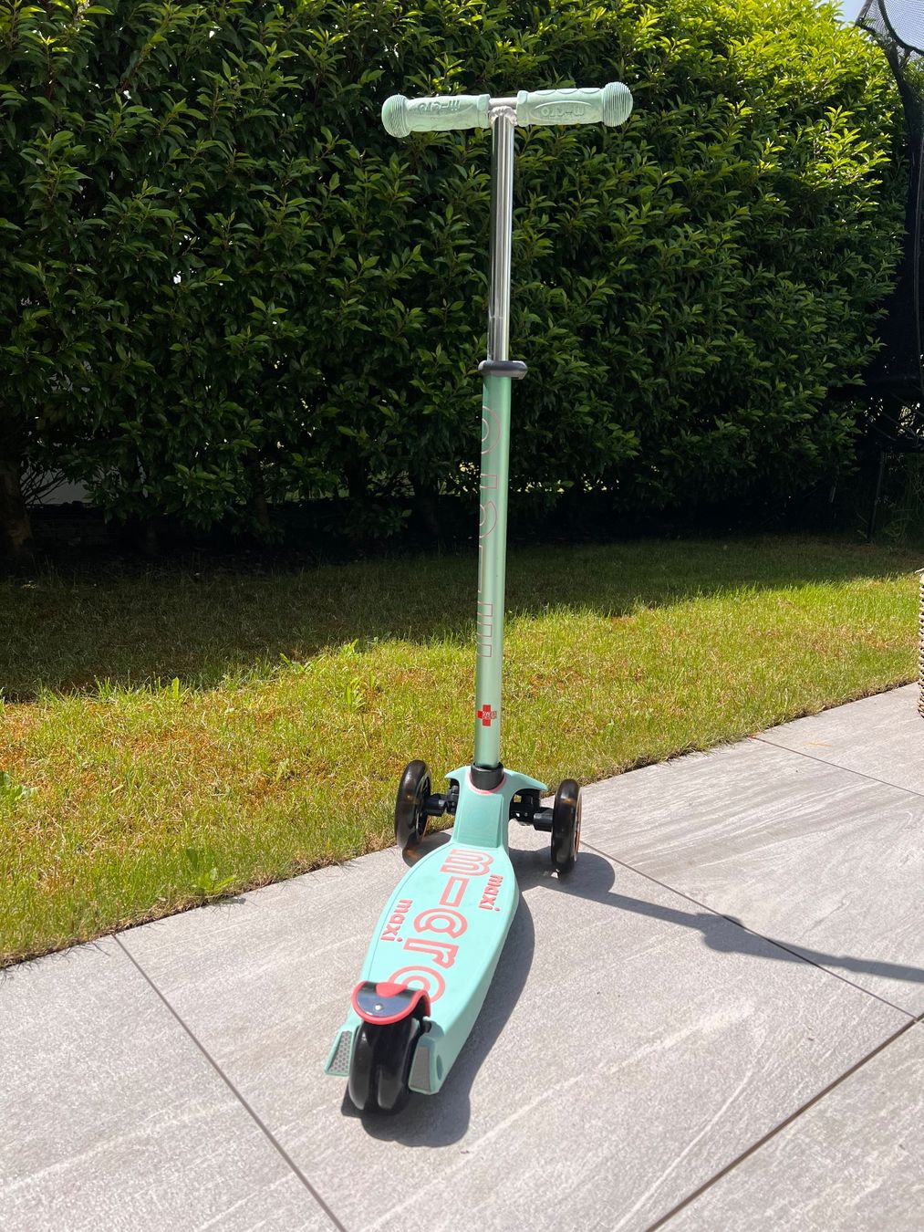 Micro Kickboard: Micro Scooter - maxi - türkis - Leuchträder – Usato da Ebertswil venduto da Arula7 3