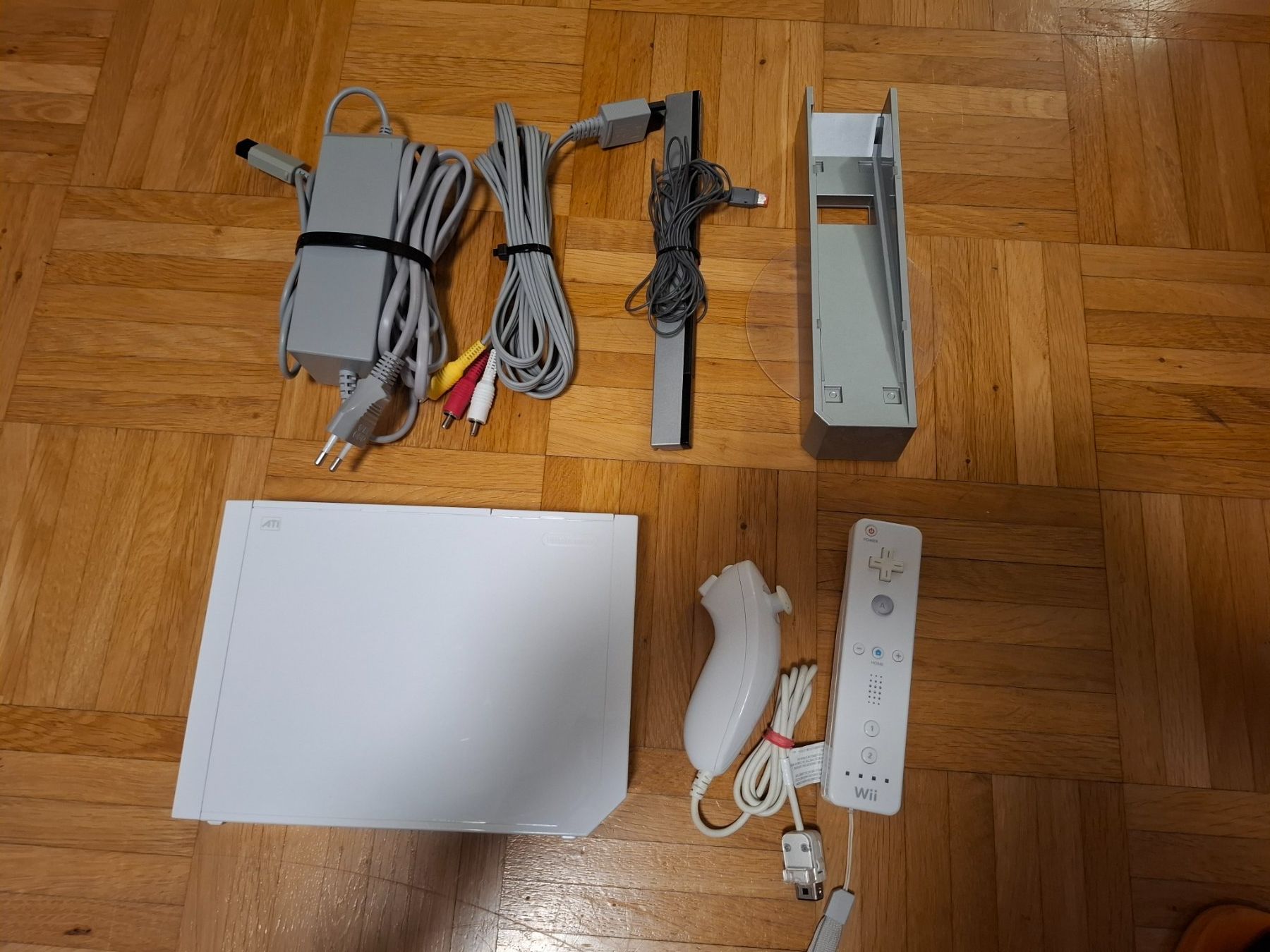 Nintendo Console: Nintendo Wii Weiss Set 2 – Usato da Gipf-Oberfrick venduto da Konsolen_Colin