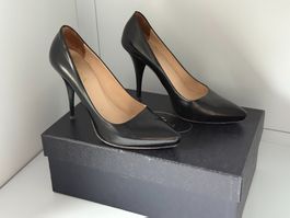 Elegante Prada High Heels, Gr. 38, Schwarz, Leder