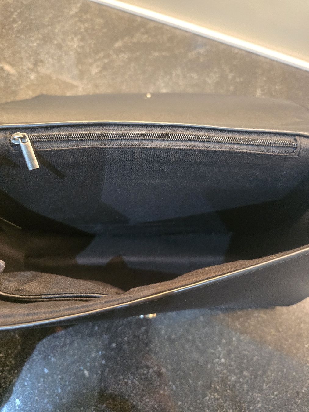 Borse da donna: Handtasche in Schwarz mit Silberkette – Nuovo (secondo la descrizione) da Hägglingen venduto da Raff_Ella 8