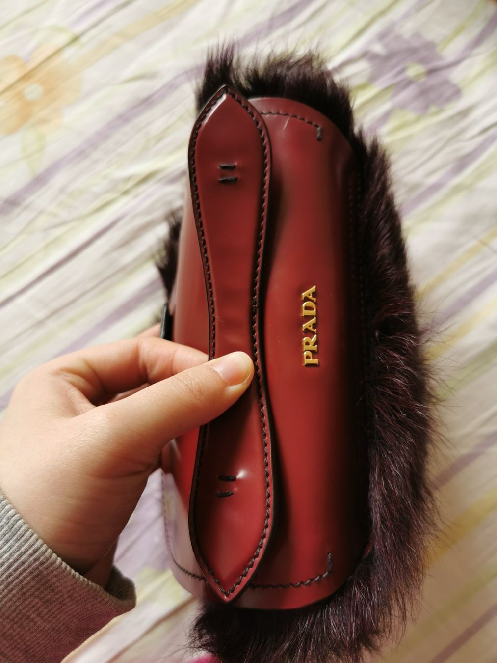 Prada Borse da donna: Prada Runway Limited Edition Fox Fur Leather Handbag – Nuovo (secondo la descrizione) da Spreitenbach venduto da Catticoooorn 3