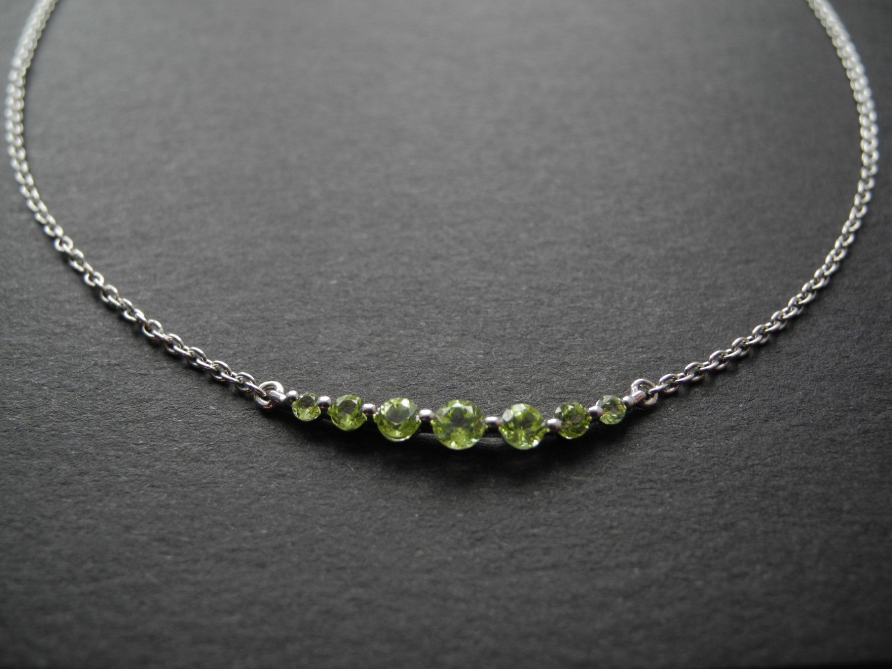 Catenine: Kette 925  Silber mit echten  Peridotsteinen – Usato da Balsthal venduto da qwer24