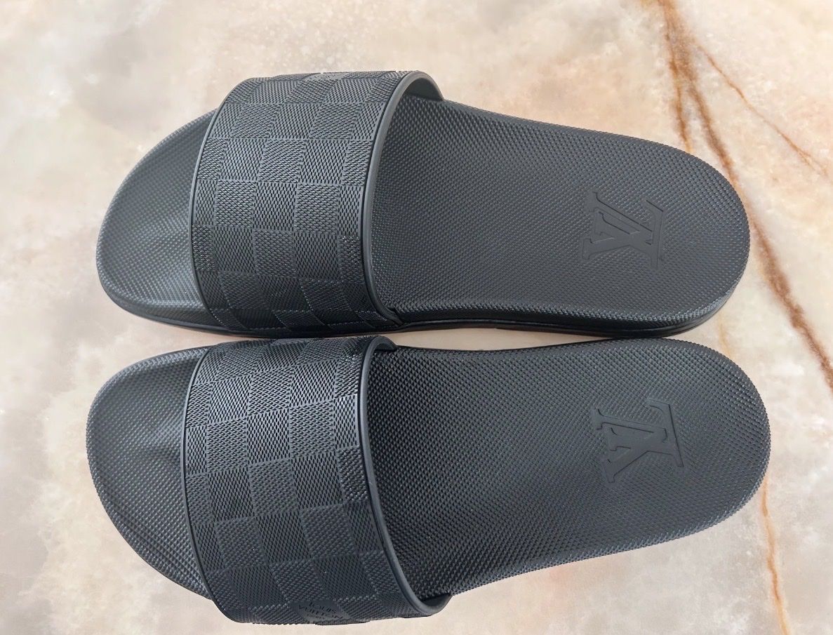 Louis Vuitton Scarpe da uomo: Louis Vuitton Waterfront Sandalen – Usato da Opfikon venduto da bar_22 1