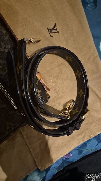 Louis Vuitton Sacs femmes: Louis Vuitton Pochette Metis Monogram Canvas – D'occasion à Allschwil par hohamania 4