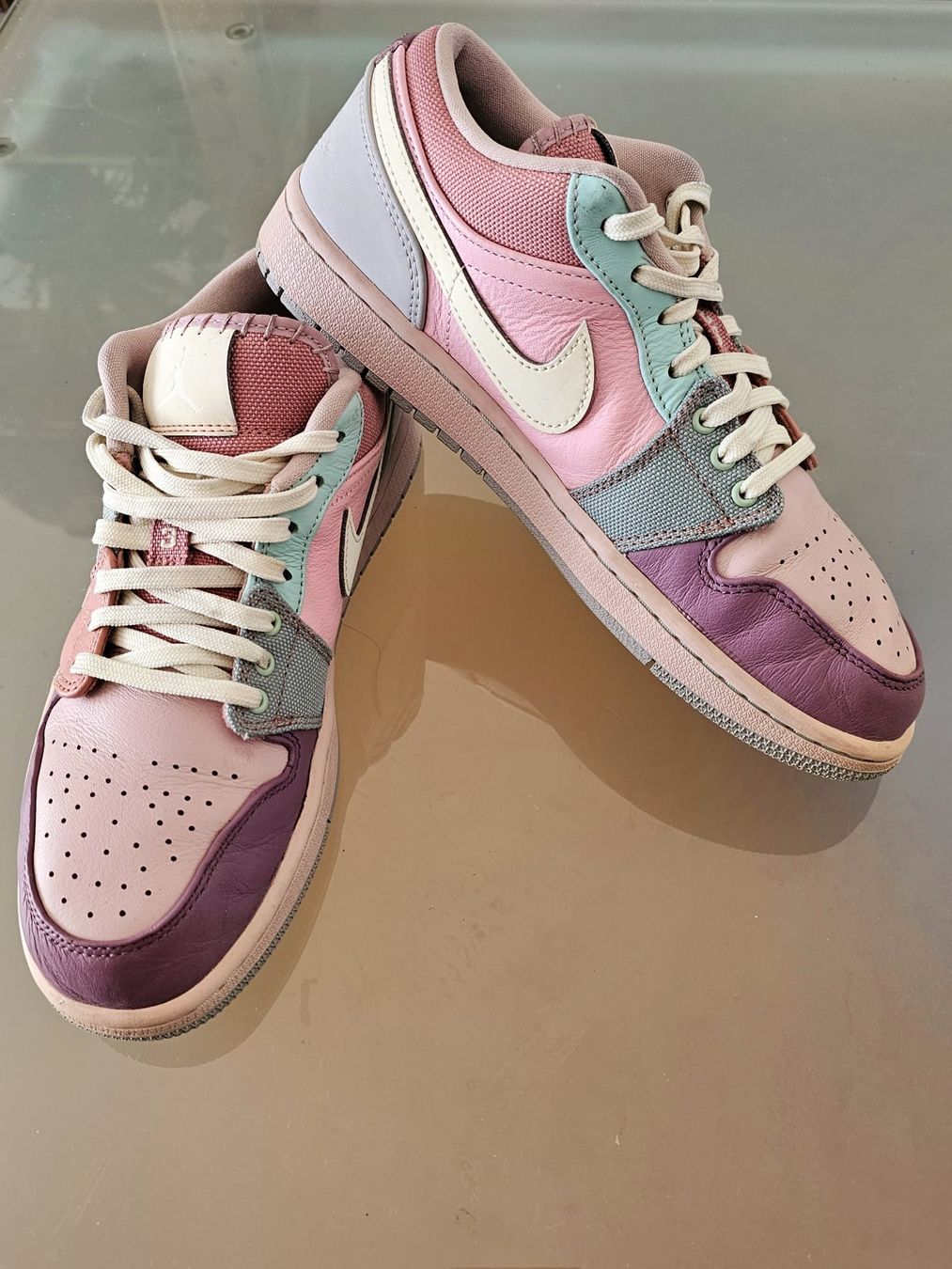 Scarpe da donna: Nike Air Jordan 1 Low SE EASTER PASTEL Champagne Multi – Usato da Prilly venduto da kaltri 1