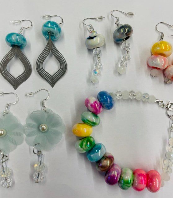 Orecchini pendenti & Orecchini a lobo: Ohrringen Set. Schmuck Set 5 Teilig  Neu – Nuovo e nell'imballaggio originale da Au ZH venduto da Jaggy4 1