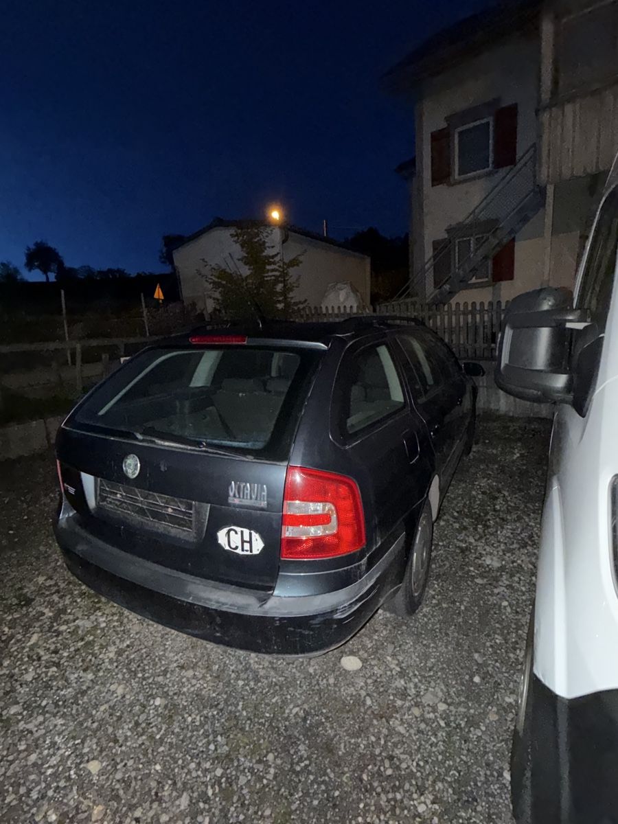 Skoda Autos: Skoda Octavia Combi 4x4 – D'occasion à Wittenbach par koj_jyz5