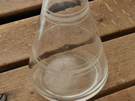Antike Glaskaraffe Wasserkrug verziert 2dl