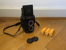 Yashica Mat 124G