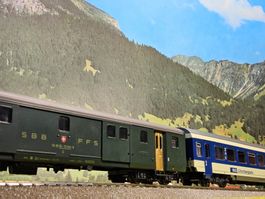 Roco _ 2er Set _ BLS Schnellzugwagen inkl. Gepäckwagen _ OVP