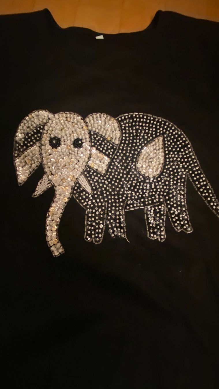 T-shirts: T shirt mit Elefant – D'occasion à luzern par bar_5gtr 1