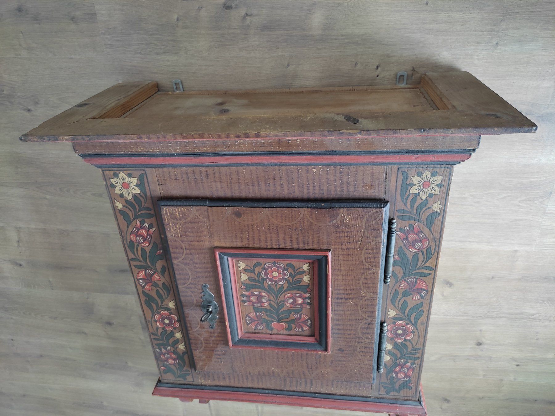 Armadi: Wandmöbel Wandschrank antik – Usato da Tentlingen venduto da Sillium01 4