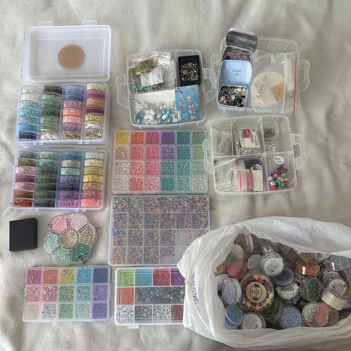 Rayher Kit bricolage: Grand lot de perles pour bijoux – Usato da Givisiez venduto da dor_xb9k