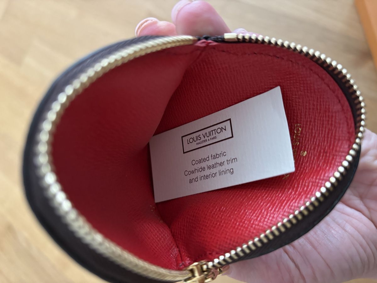 Louis Vuitton Portafogli: Louis Vuitton Round Coin Purse Monogram – Nuovo e nell'imballaggio originale da Luzern venduto da Monica_19 4