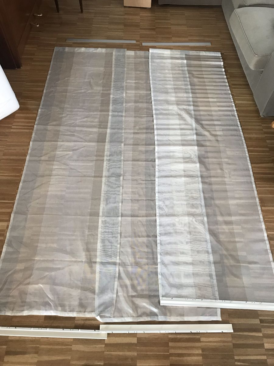 Tende: 3 Schiebegardinen transparent-gestreift plus Deckenschiene – Usato da Neuenegg venduto da joni_81
