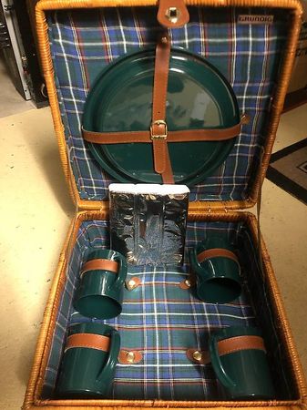 Vintage Picknick-Koffer  für 4 Personen - Komplett  NEU