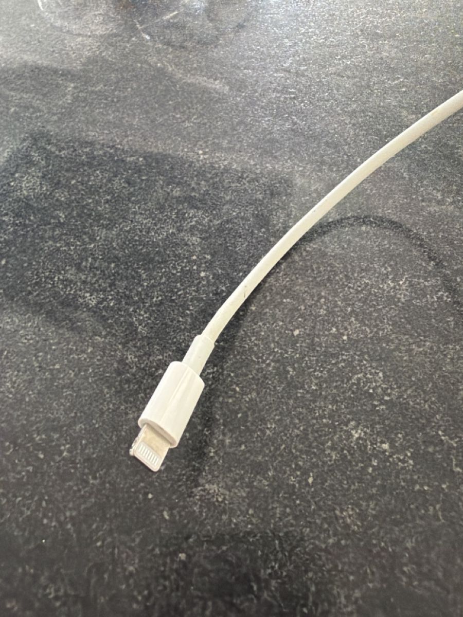 Apple Kabel: Ladekabel Lightning zu USB C  – Gebraucht aus Münchenstein von mjaaxx 1