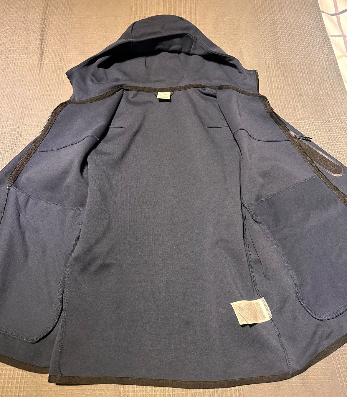 Nike Giacche: Nike Trainingsjacke, Grösse M – Usato da Solothurn venduto da CaylanK 3