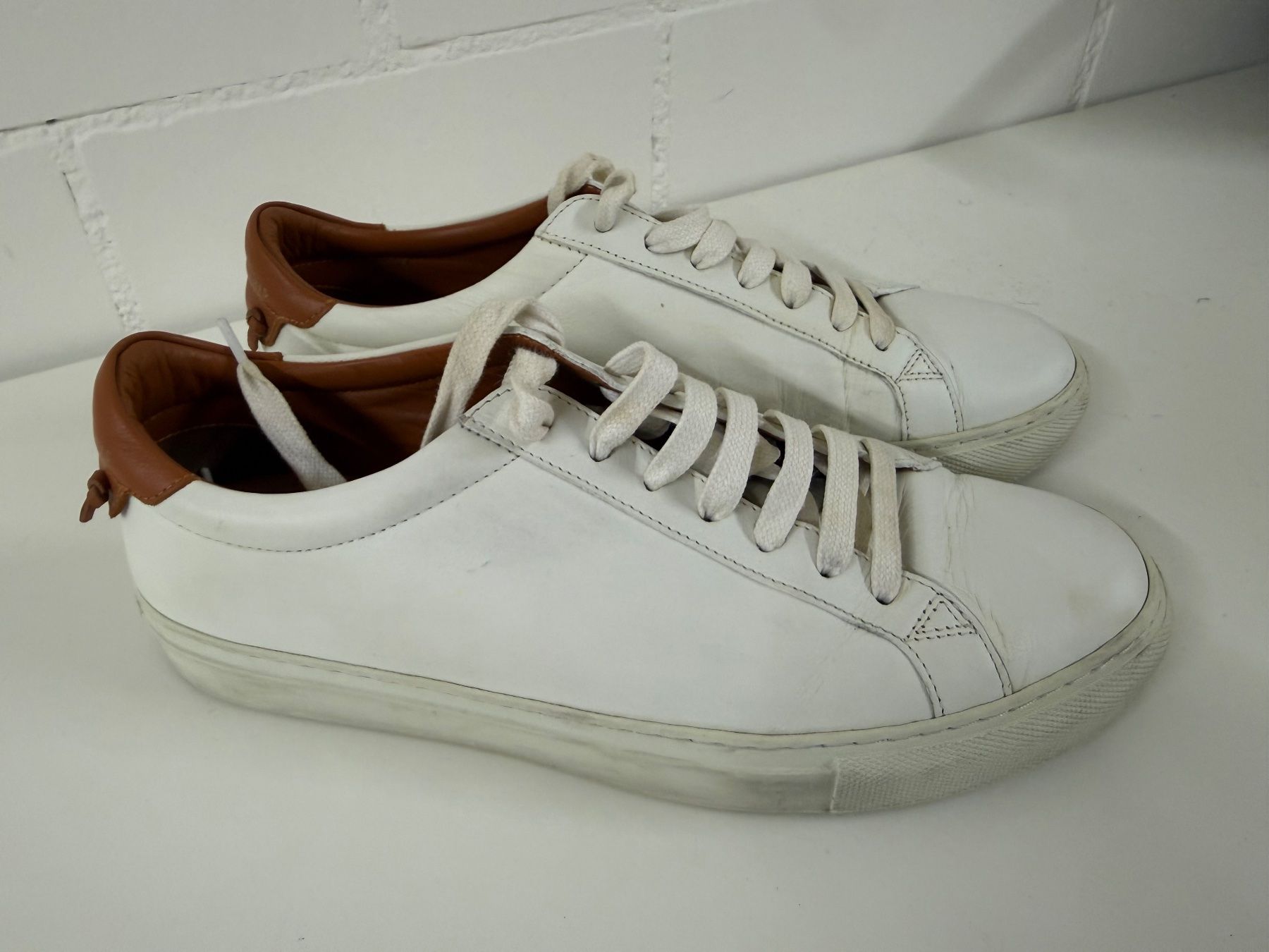 Givenchy Herrenschuhe: Sneakers von Givenchy Paris (Grösse 39) – Gebraucht aus Zollikon von lit_9hd6 1