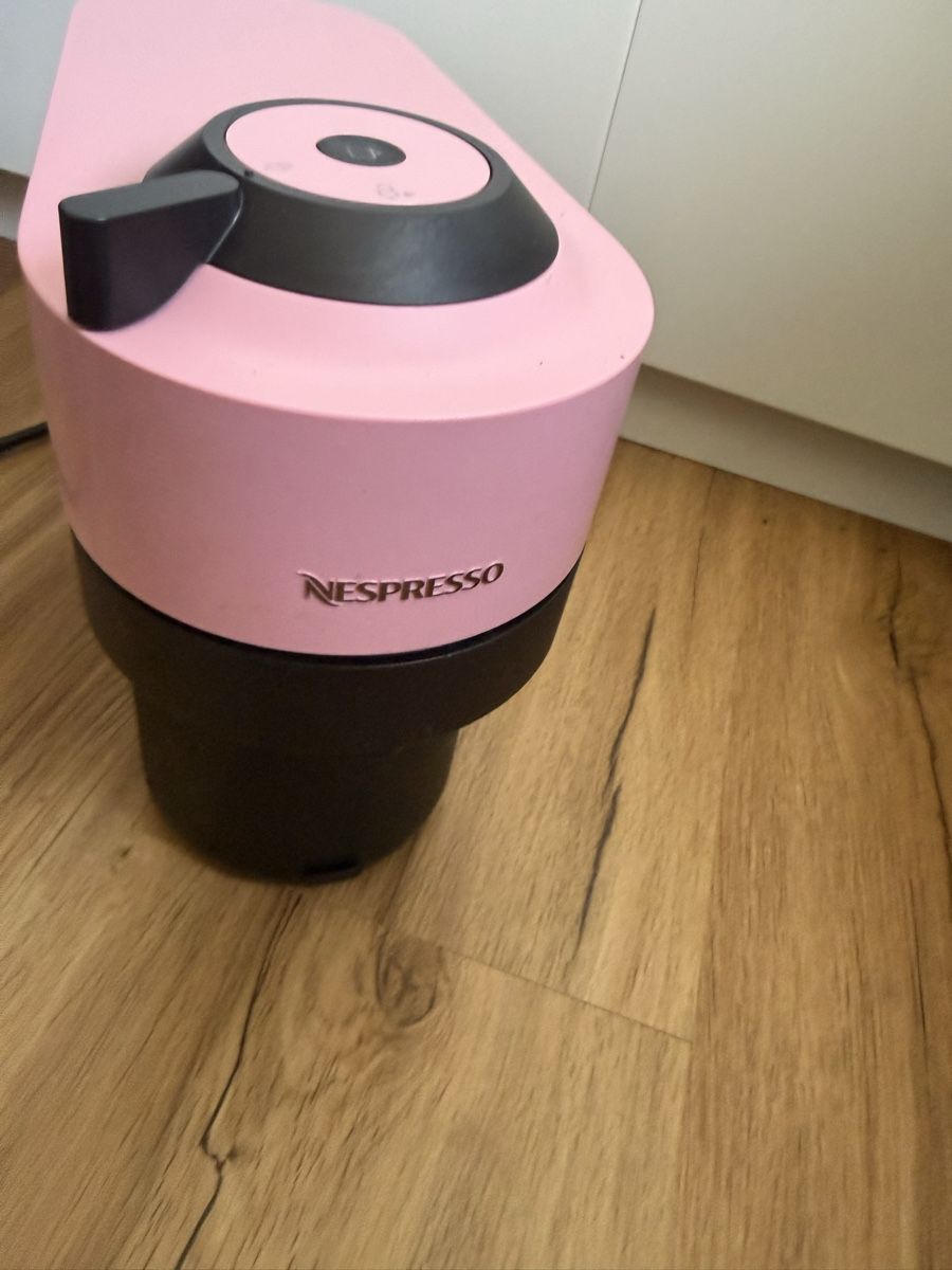 Nespresso Macchine per caffè & Macchine per espresso: Nespresso Maschine pink – Usato da Luzern venduto da chevy7779