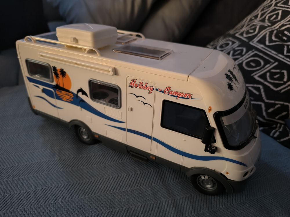 Dickie Toys Wohnmobil Camper mit Playmobil Figuren (Gebraucht) in ...