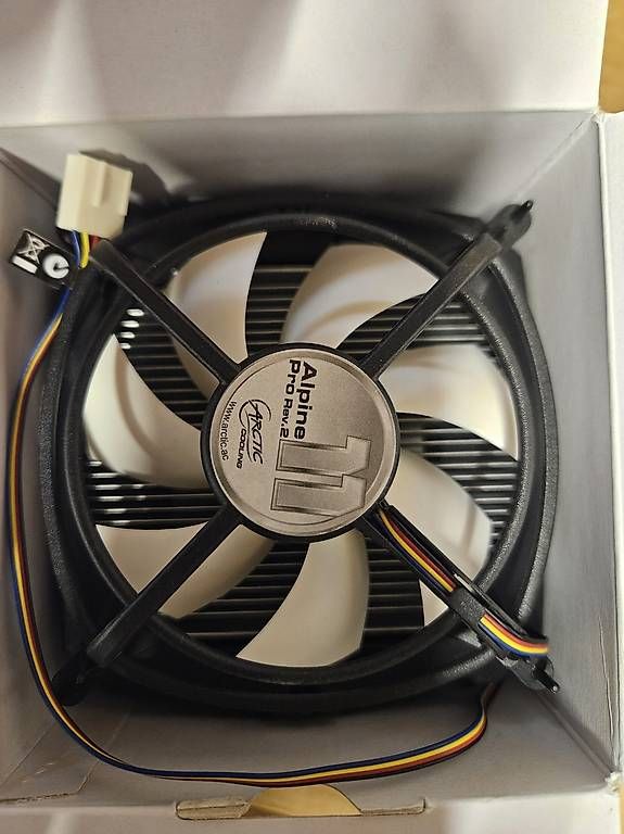 Componenti elettronici: 2x CPU Lüfter – Usato da Neftenbach venduto da Wummwila 1