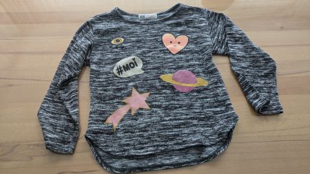 Schöner Pullover mit Glitzermotiv - ab 104