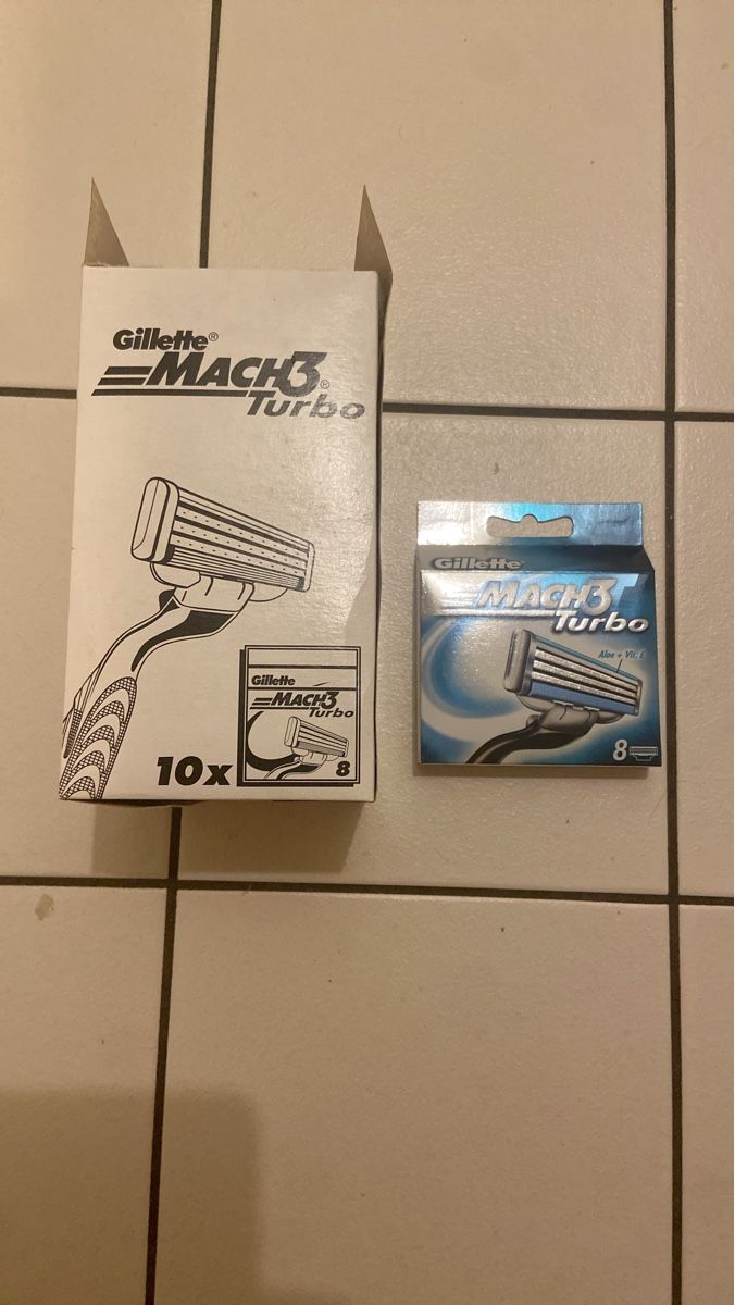 Gillette Rasoi & Lamette da barba: Boîte de 80 Lames Gillette Mach3 Turbo – Nuovo e nell'imballaggio originale da Thalwil venduto da ben_7src