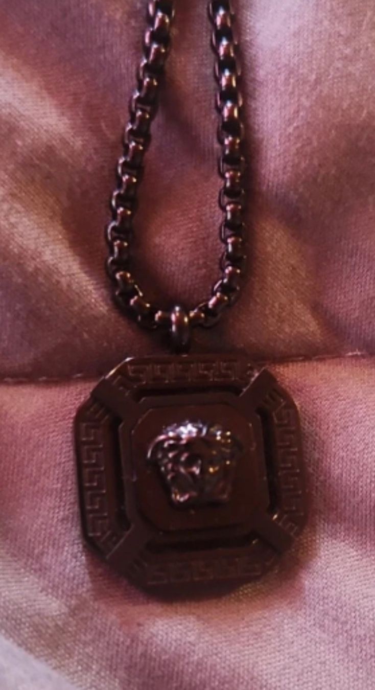 Versace Catenine: Collier Versace - Look tendance Automne! – Nuovo (secondo la descrizione) da Troistorrents venduto da ami_mzq5 3