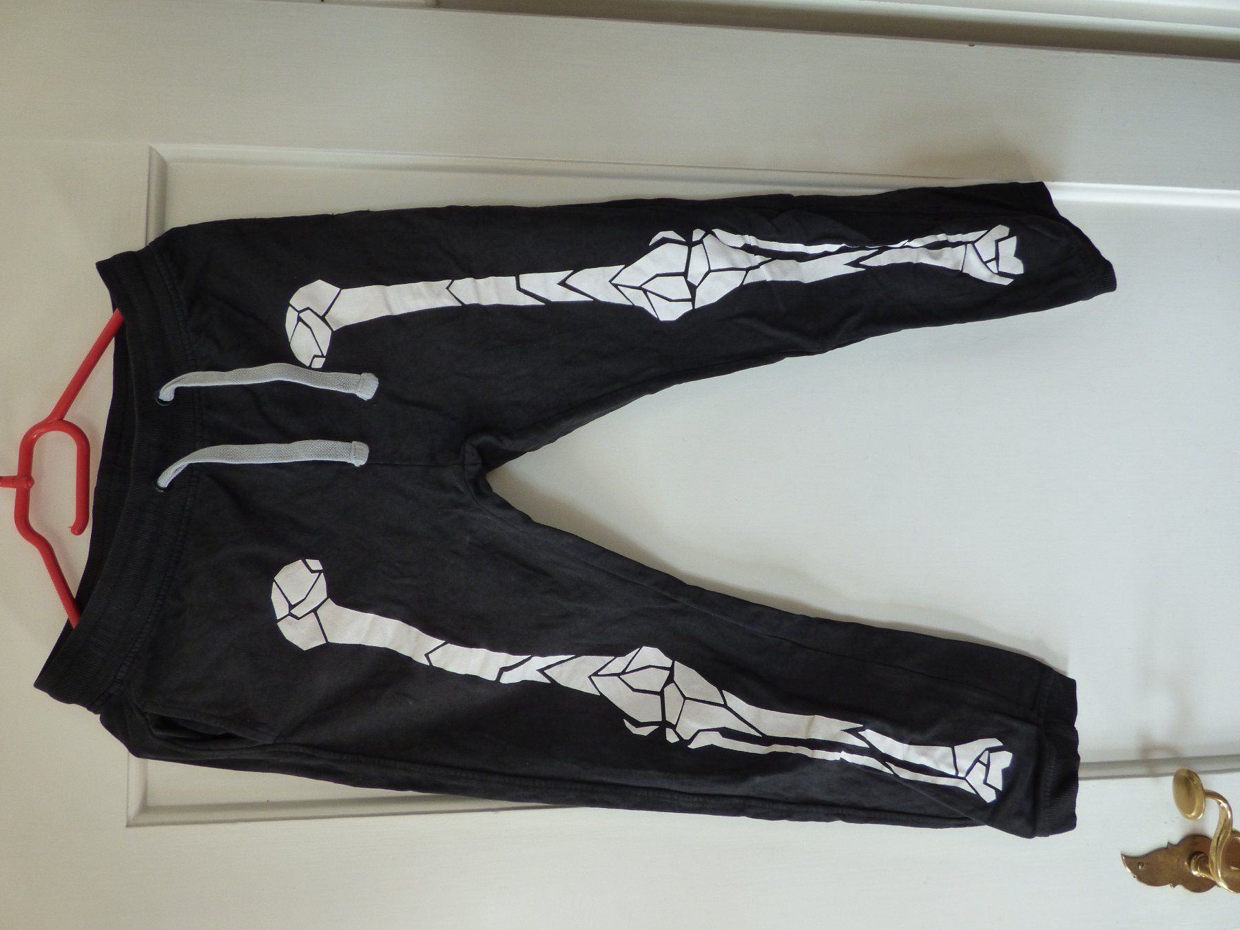 Hosen: Coole Kinder Trainerhose Gr. 158 – Gebraucht aus Zürich von Goulliver 1