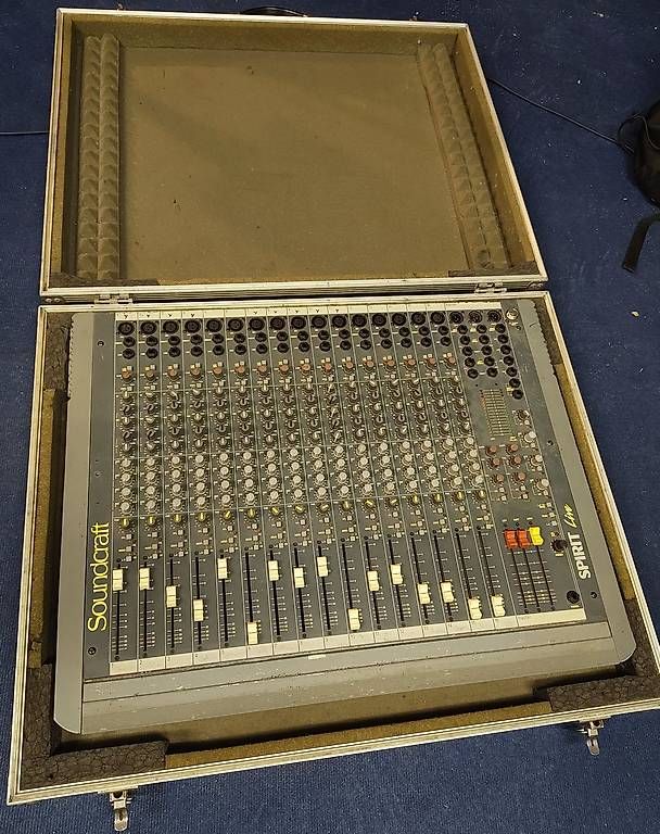 Platines de mixage: Table de mixage Soundcraft Spirit Live – D'occasion à La Chaux-de-Fonds par stonekluk 1