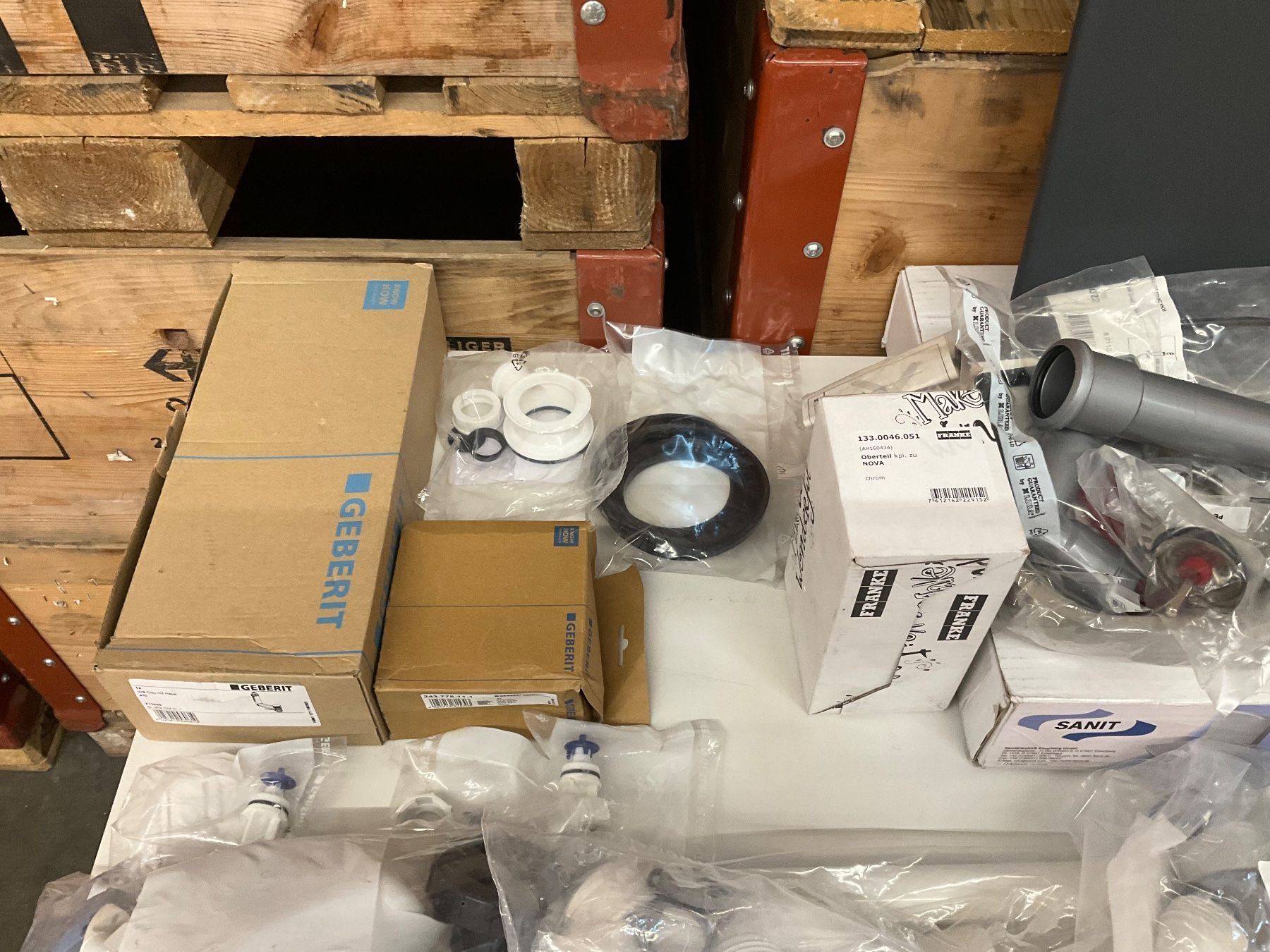Rubinetteria: 594 Posten diverses Sanitärmaterial – Nuovo (secondo la descrizione) da Derendingen venduto da Meisterstuecke 1
