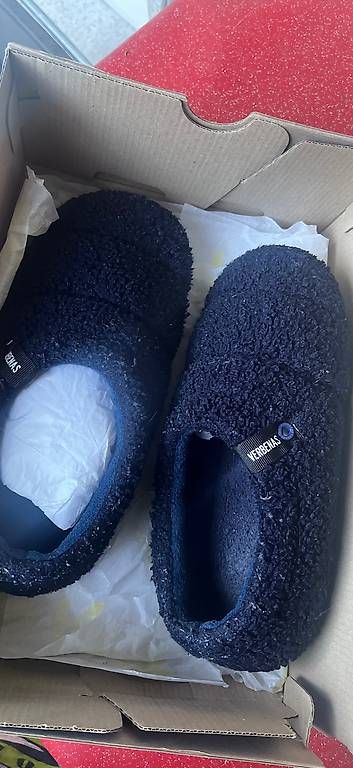 Scarpe da uomo: Chaussons d'intérieur  – Usato da Pully venduto da yaa_rm7x 3