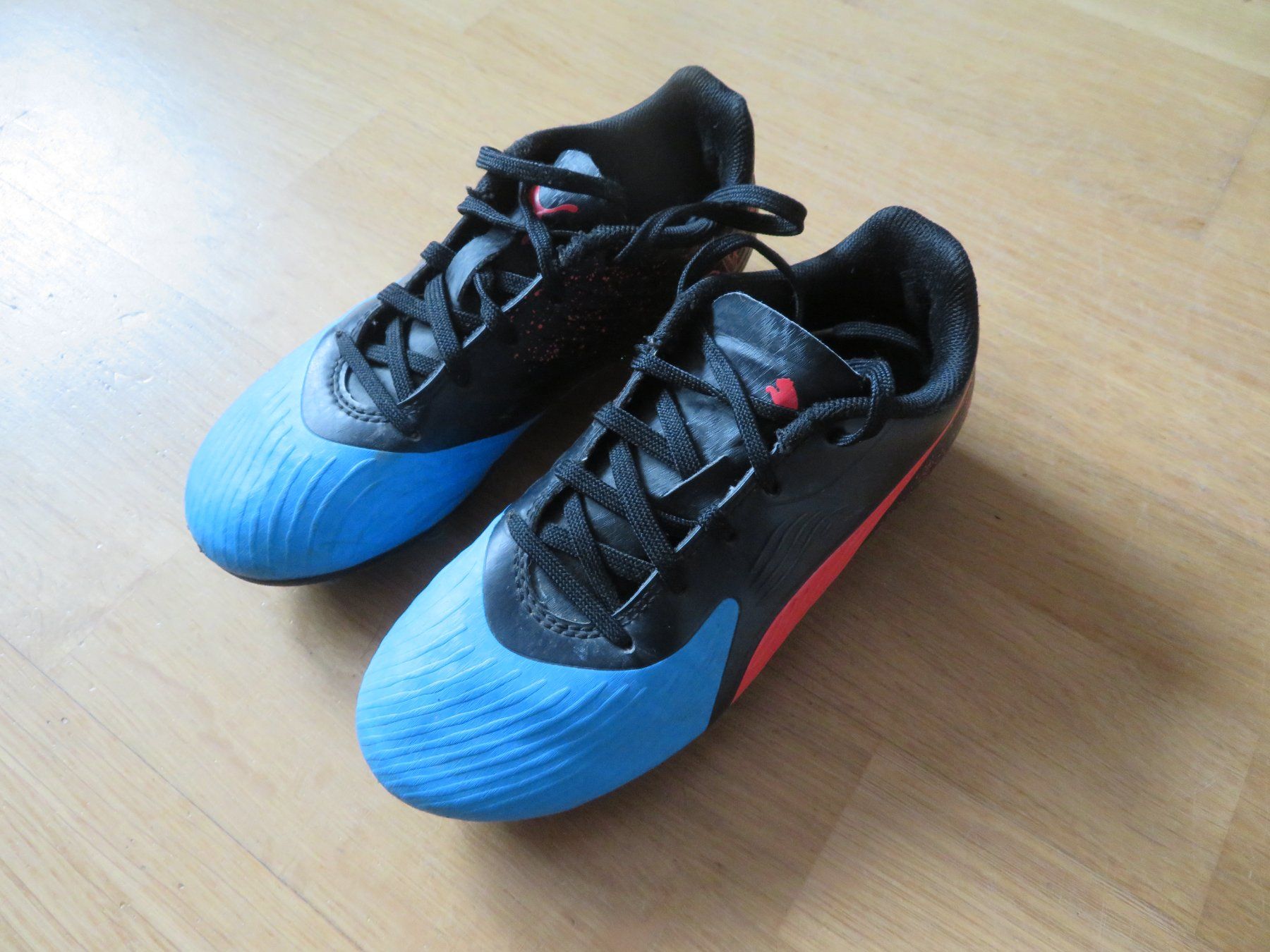 Puma Herrenschuhe: Fussballschuhe blau Puma Gr. 31 – Gebraucht aus Fontaines NE von neuch123