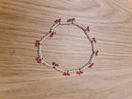 Handgefertigtes Armband – im Kirschen Design