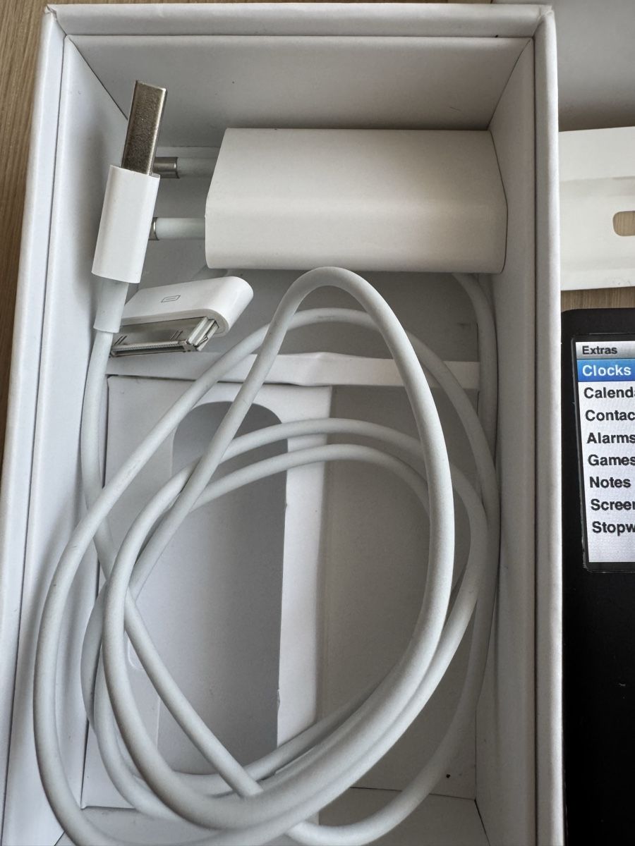 Apple Lettore multimediale portatile: iPod Classic 160 Go noir avec boite – Usato da Brügg BE venduto da haj_9zhk 4