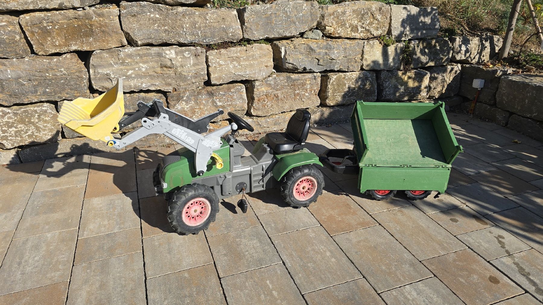 Veicoli per bambini: Trettraktor mit Anhänger – Usato da Hägglingen venduto da krahu 2