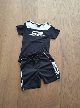 Sportset / Hose und Shorts Gr. 110/116 schwarz/weiss