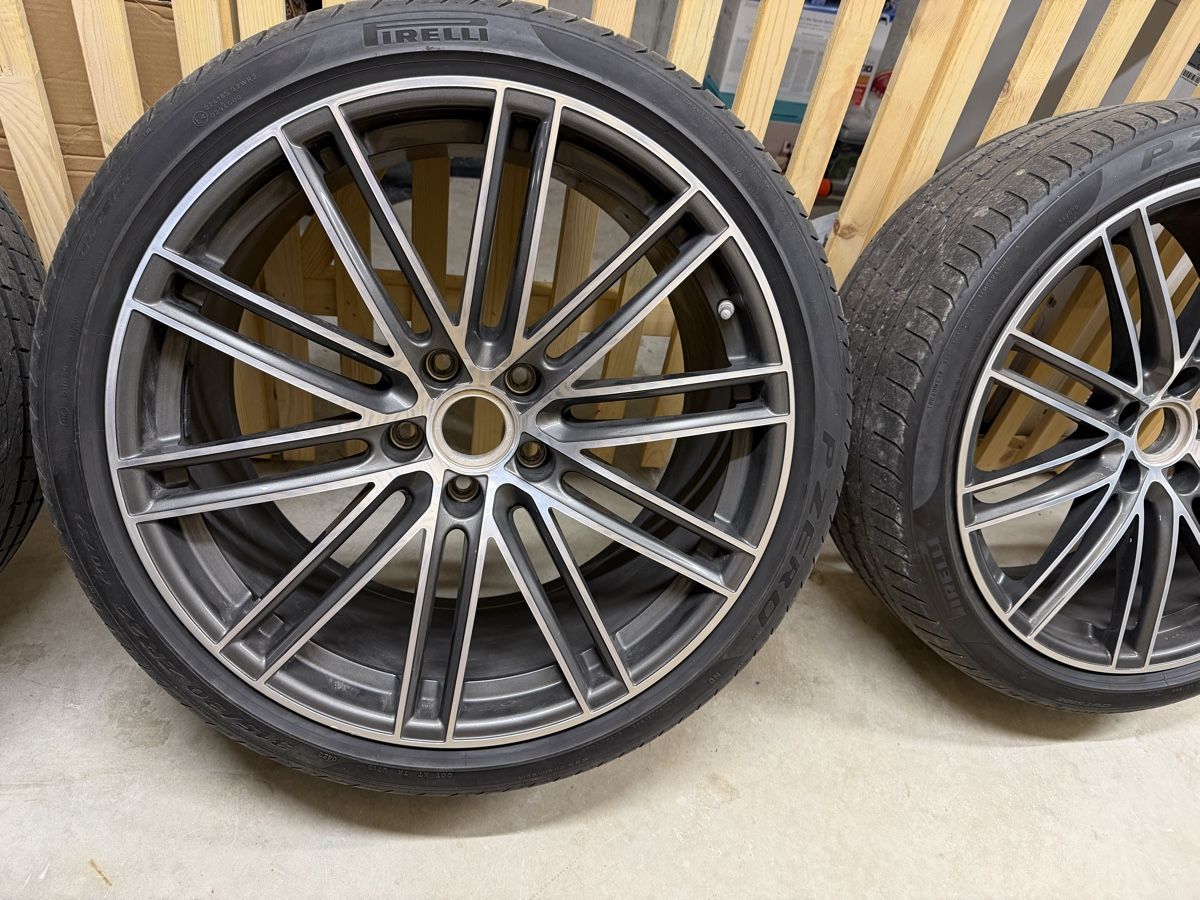 Porsche Felgen: Original 22 Zoll - Porsche Cayenne Turbo Coupé Felgen – Gebraucht aus Lotzwil von alt_b6tj 8