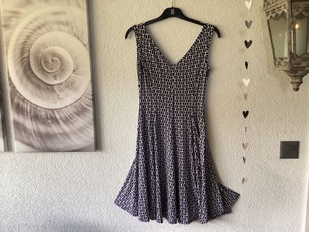 Sommerliches Kleid mit Muster, ca. Gr. M, leicht & luftig!