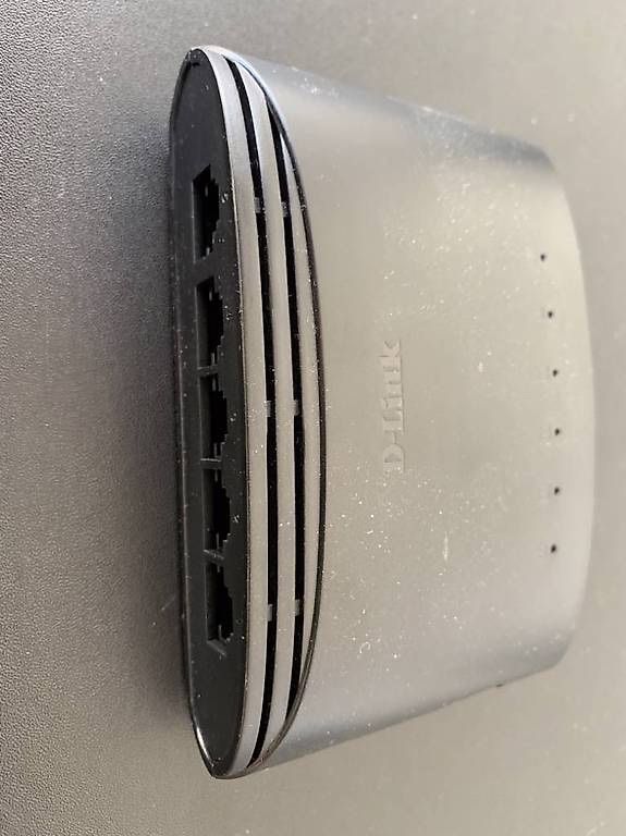 Dlink Hubs & Switches: Switch D-Link – Gebraucht aus Chêne-Bourg von pr220 1