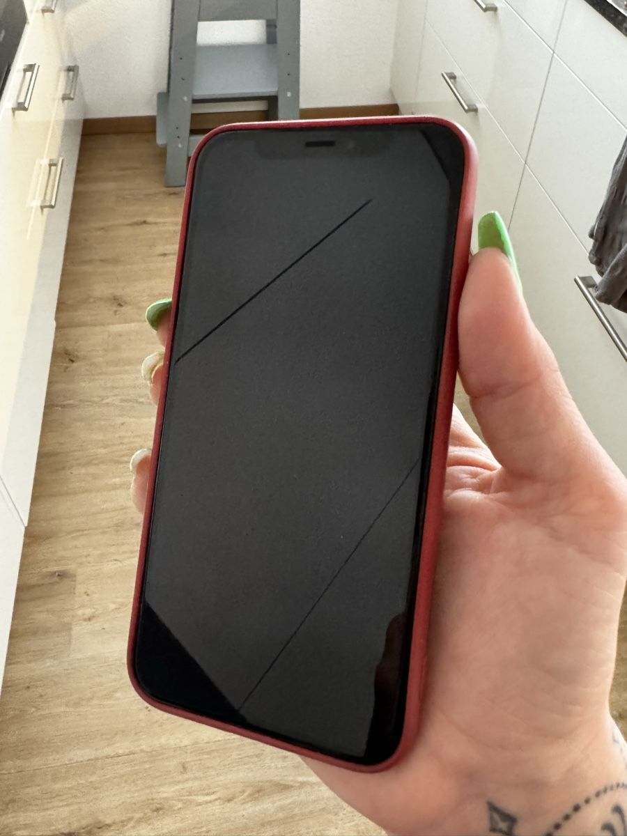 Apple Telefoni cellulari / Smartphones: iPhone 11 Pro, 256 GB, Gold – Usato da Eschlikon TG venduto da Sabrina193 2