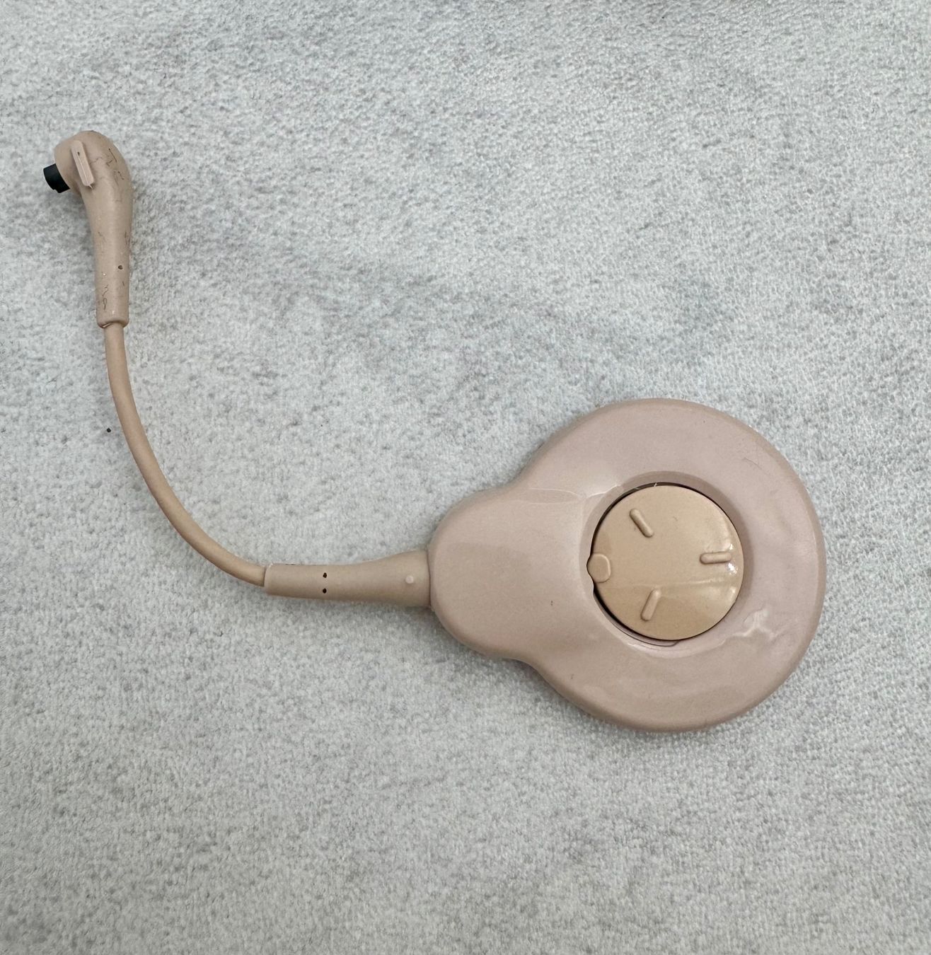 Attrezzature mediche: Cochlear Hörhilfenzubehör – Usato da Hermetschwil-Staffeln venduto da Sigmund57