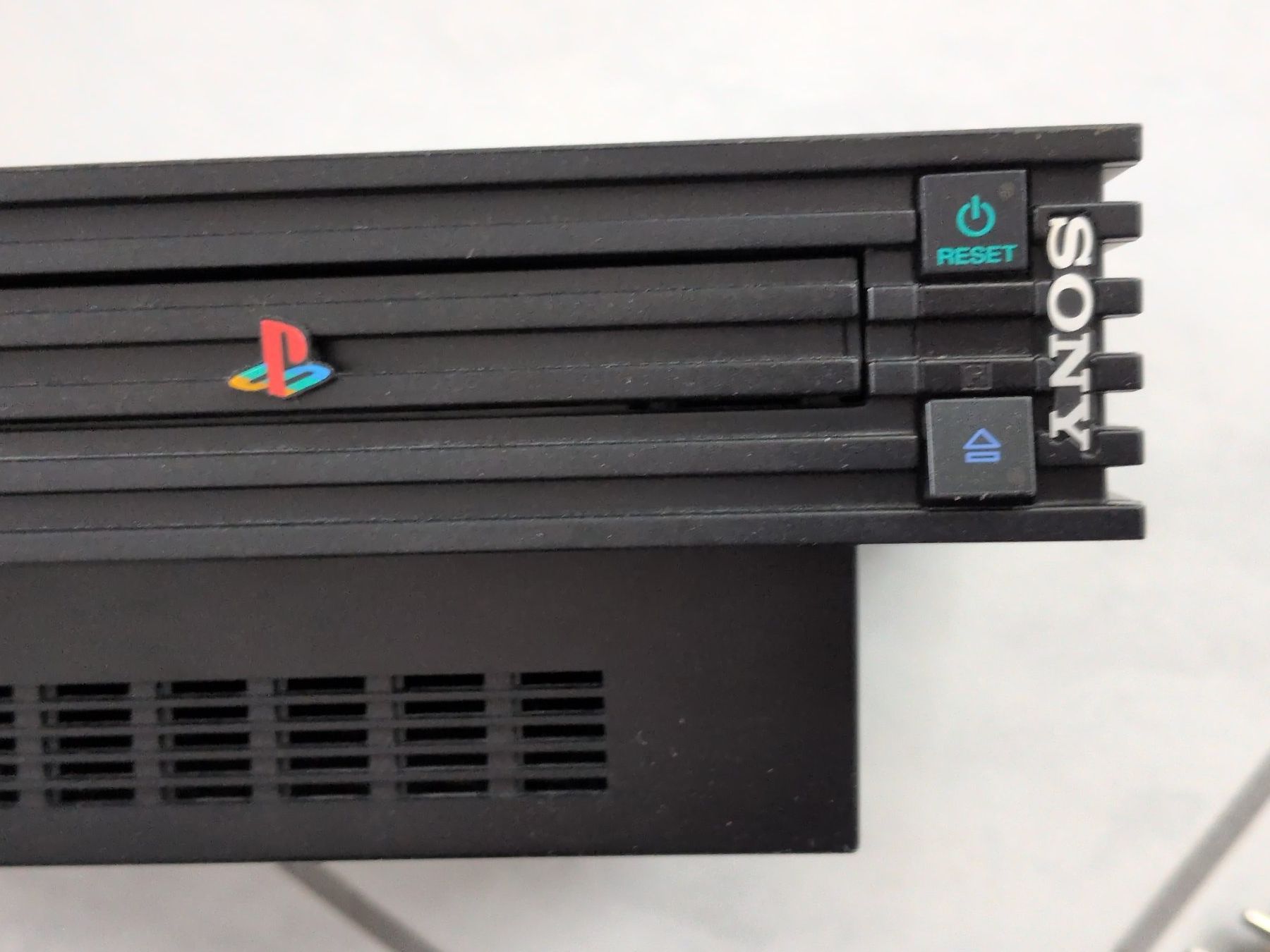 Sony Console: PS2 Spielkonsole mit zwei Controllern – Nuovo (secondo la descrizione) da Wädenswil venduto da Mamacita60 2