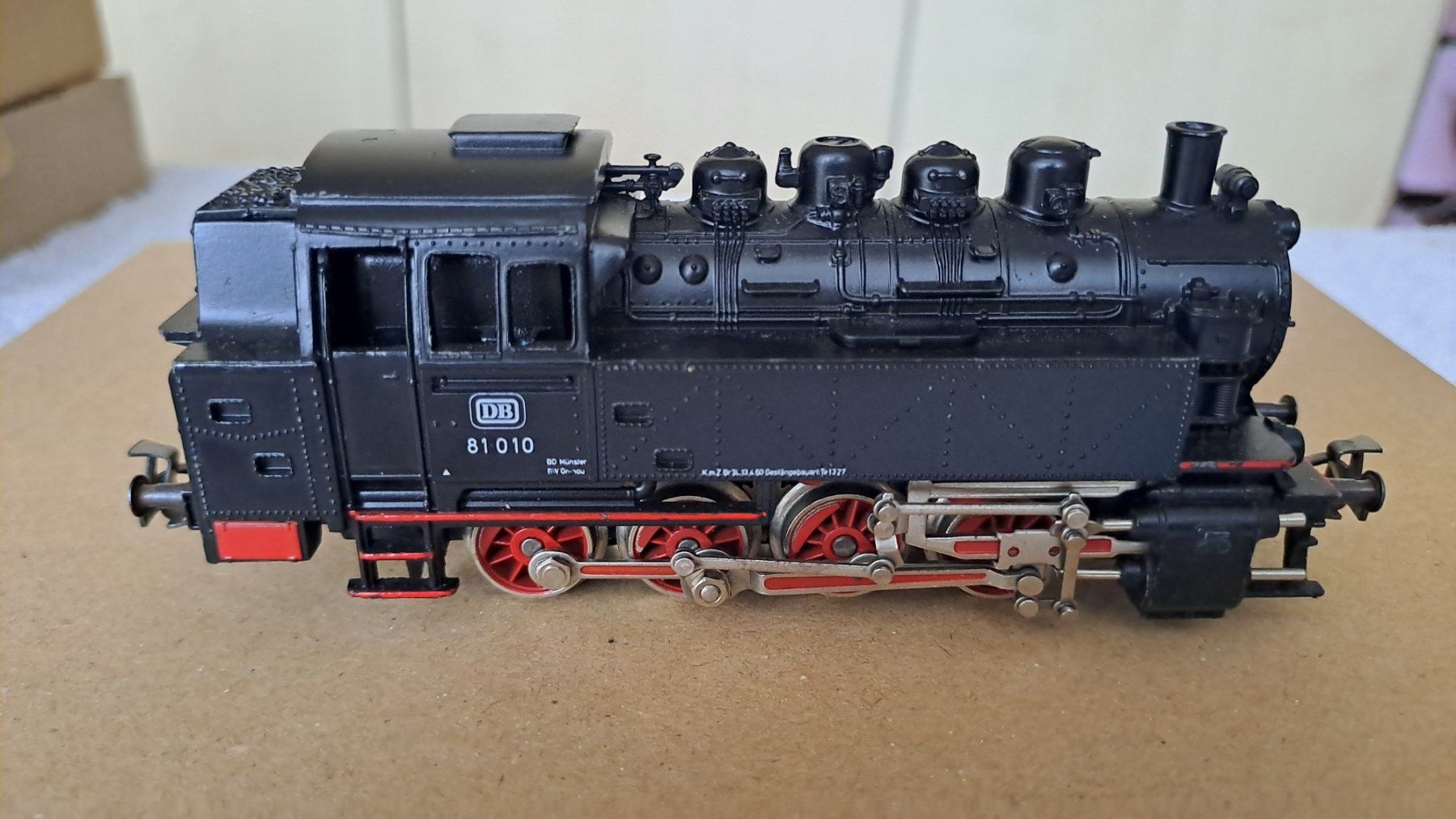 Märklin Modellini di ferrovie: Màrklin DB Dampflok BR 81 H0 WS/31 – Usato da Winterthur venduto da Riebeli333 1